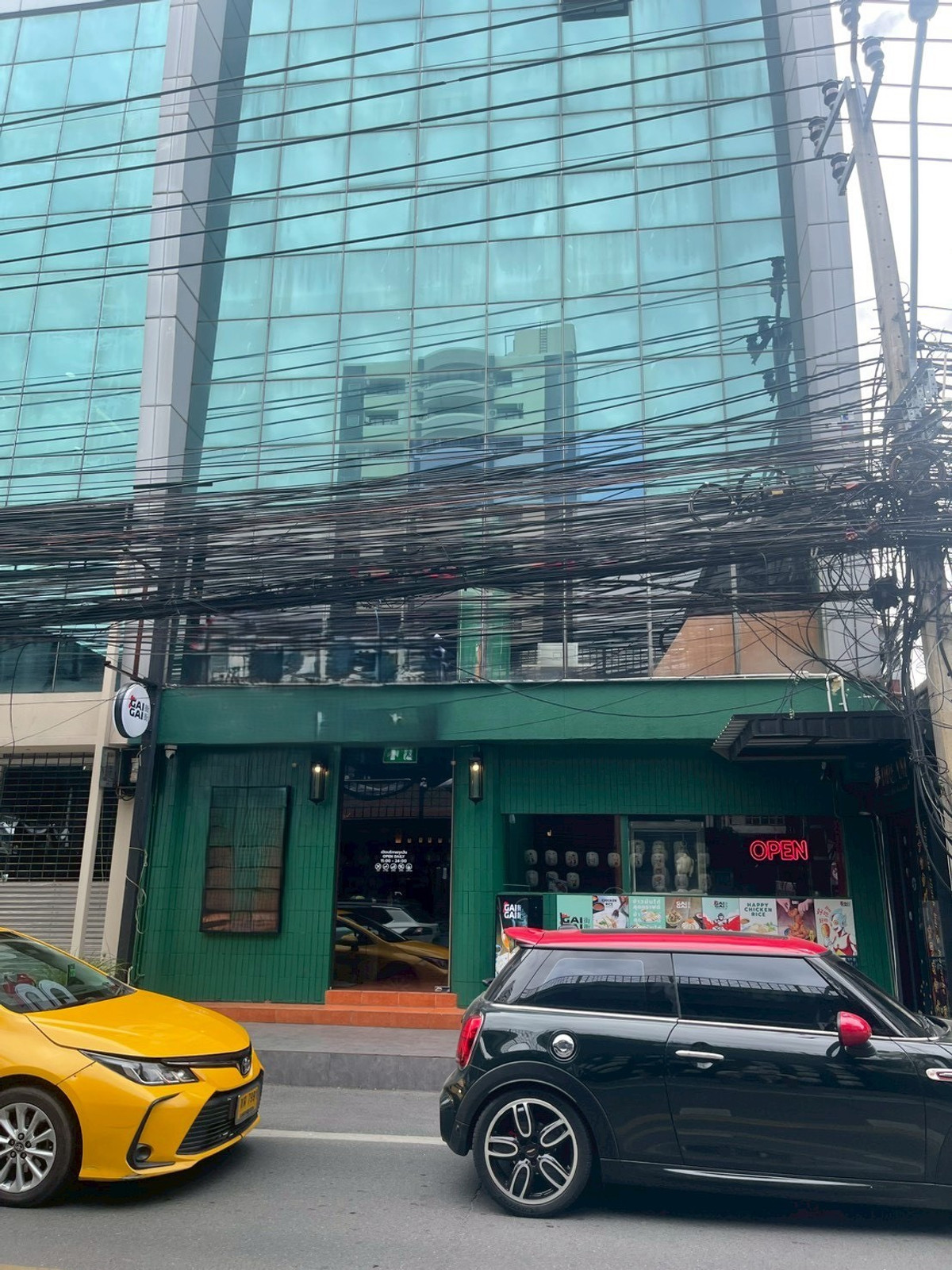 ให้เช่า ตึกเเถว  Another Round 200 ตร.ม.  1 ชั้นครึ่ง ทำเล สุขุมวิท ทองหล่อ