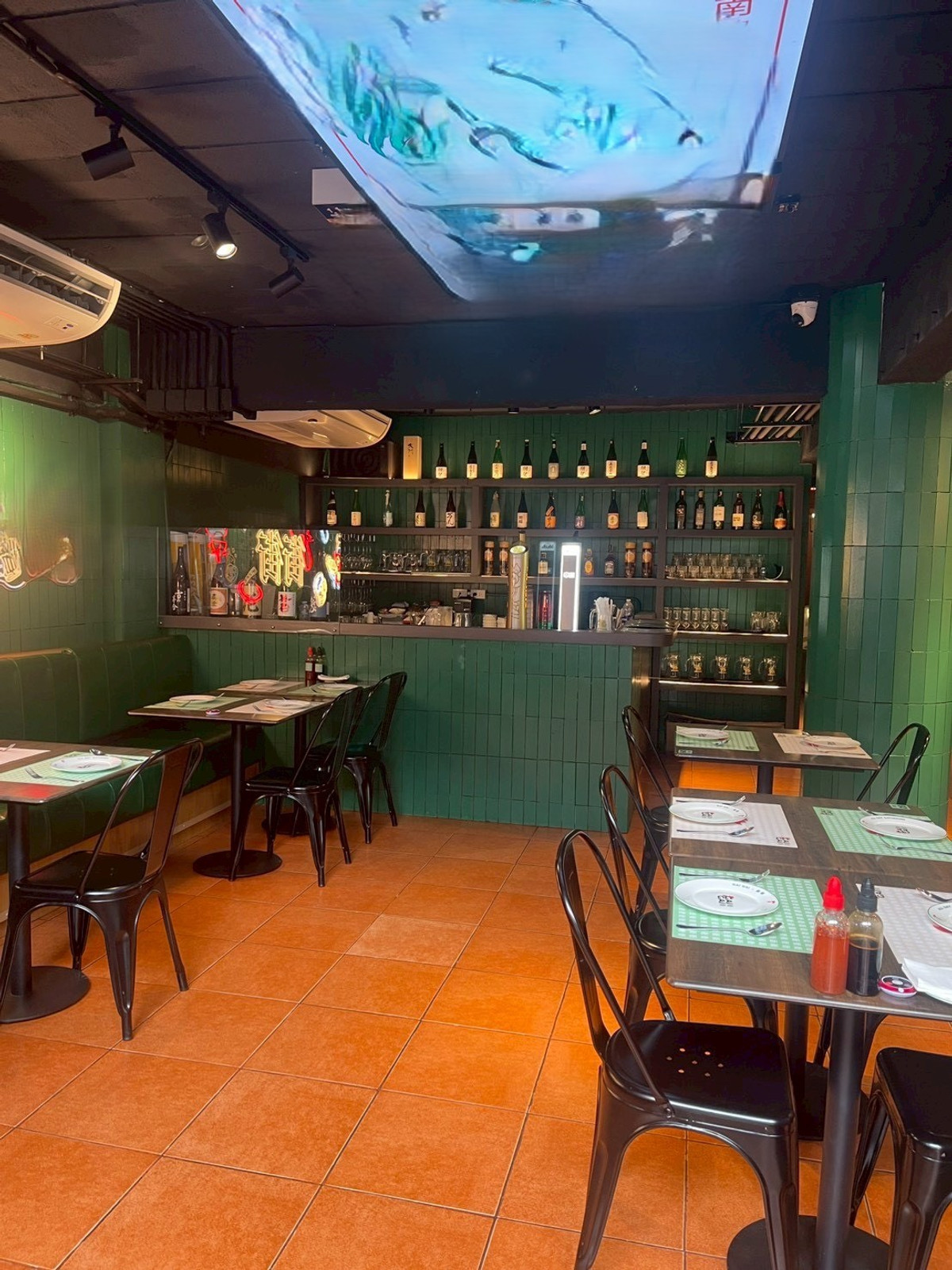 ให้เช่า ตึกเเถว  Another Round 200 ตร.ม.  1 ชั้นครึ่ง ทำเล สุขุมวิท ทองหล่อ