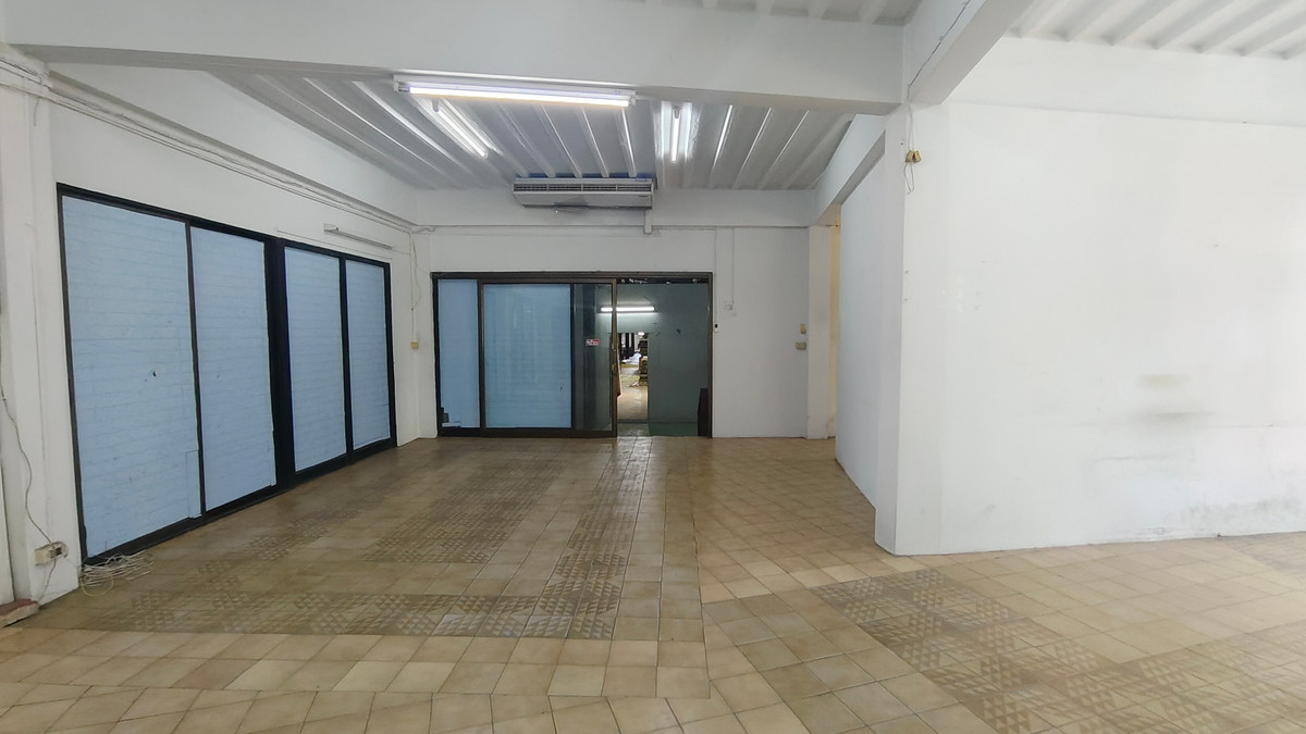 ให้เช่า ตึกเเถว 4 ชั้น 35 ตร.ว. พระราม 3  ซอย 18/1 บางโคล่