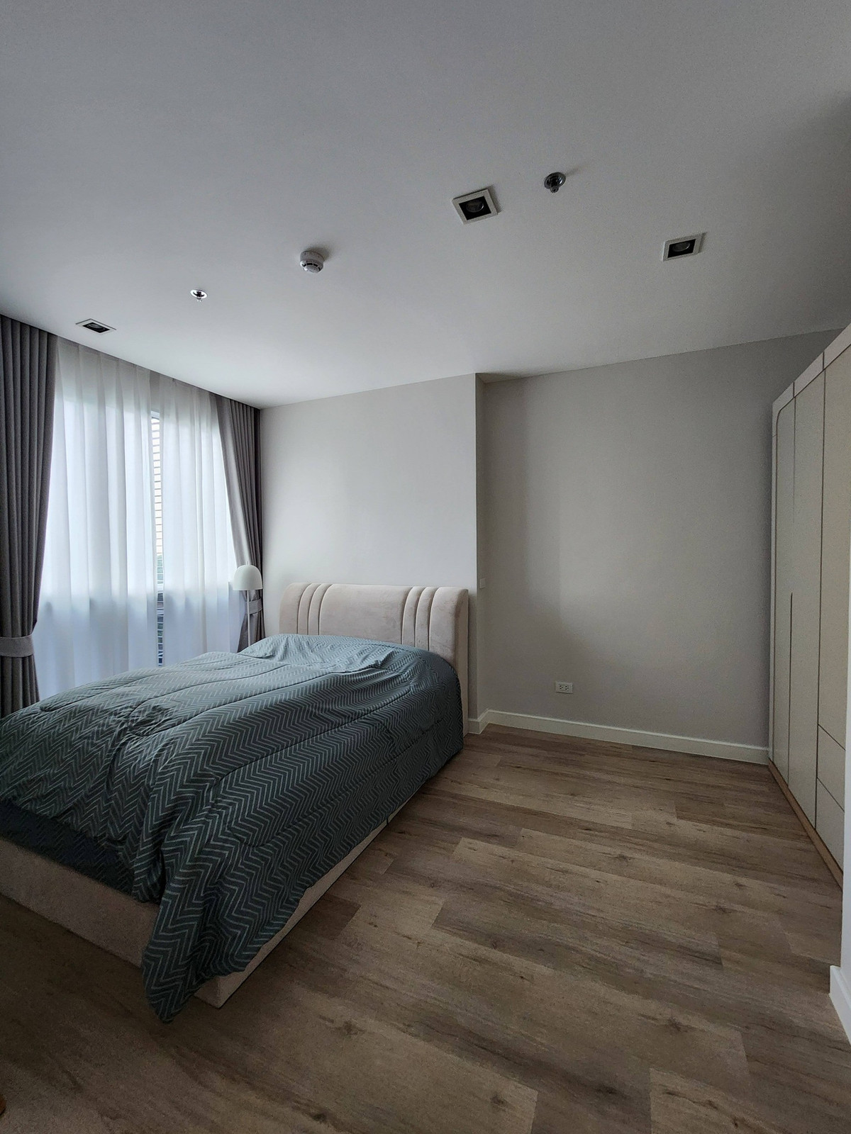 ให้เช่า 2 ห้องนอน 68 ตร.ม. เดอะ รูม สาทร - ตากสิน The Room Sathorn - Taksin