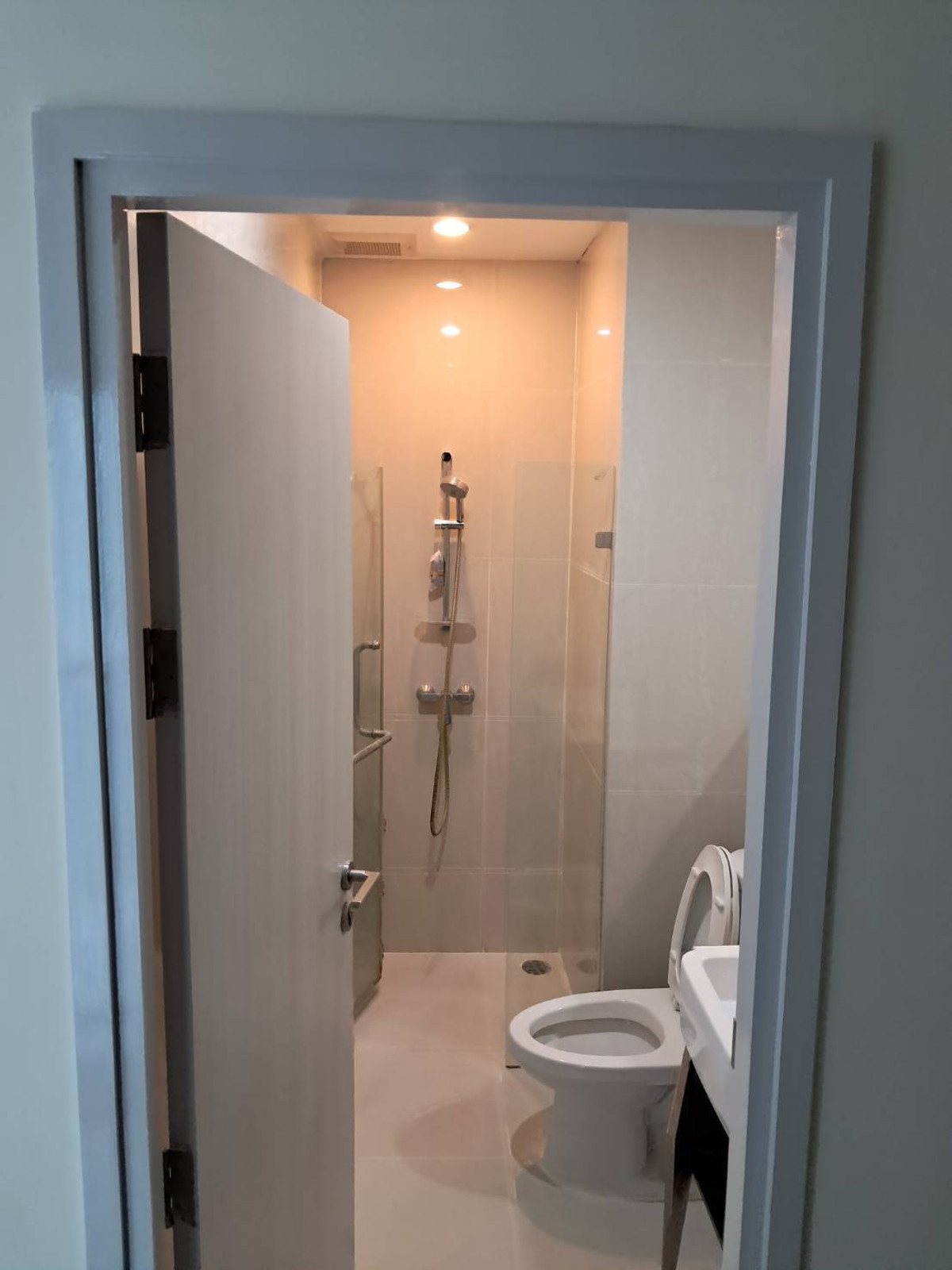 ขาย ห้องสตูดิโอ 21.67 ตร.ม.  โนเบิล รีวอลฟ์ รัชดา Noble Revolve Ratchada