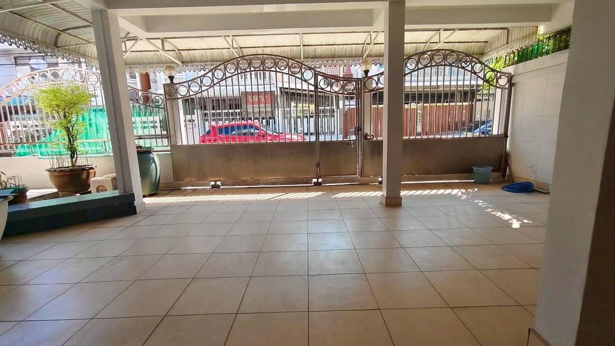 ขาย ทาวน์เฮ้าส์ 36 ตร.ว. หมู่บ้านแสงวิสุทธิ์ ซอย นนทรี 8