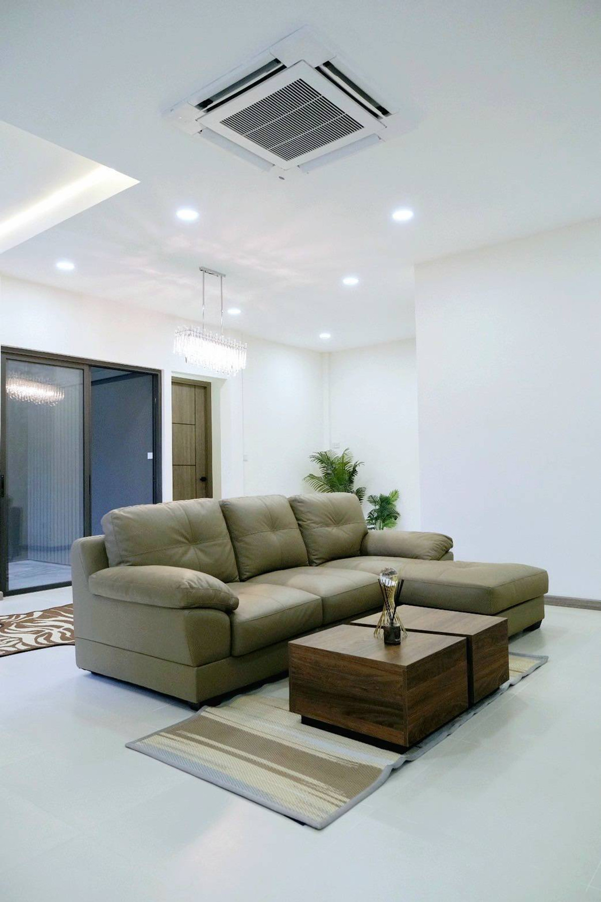 ขาย บ้านเดี่ยว 42 ตร.ว. พูลวิลล่าหลังเดียว ใจกลางสุขุมวิท พร้อมสระว่ายน้ำ The Luxe 25