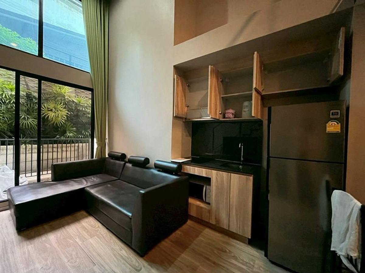 ขาย 1 ห้องนอน Duplex 49 ตร.ม. บลอสซั่ม คอนโด สาทร-เจริญราษฎร์ Blossom Condo Sathon-Charoen Rat