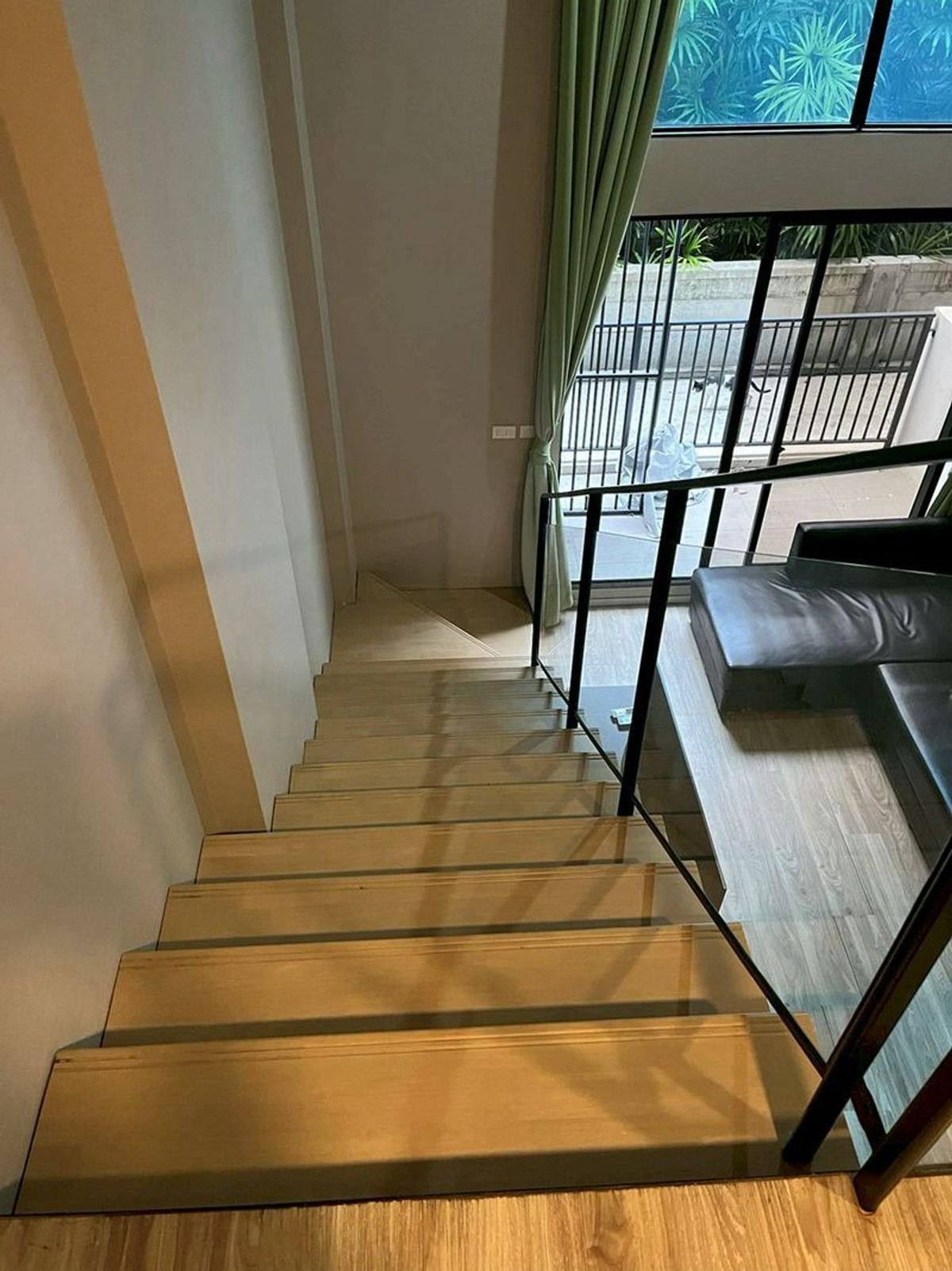 ขาย 1 ห้องนอน Duplex 49 ตร.ม. บลอสซั่ม คอนโด สาทร-เจริญราษฎร์ Blossom Condo Sathon-Charoen Rat