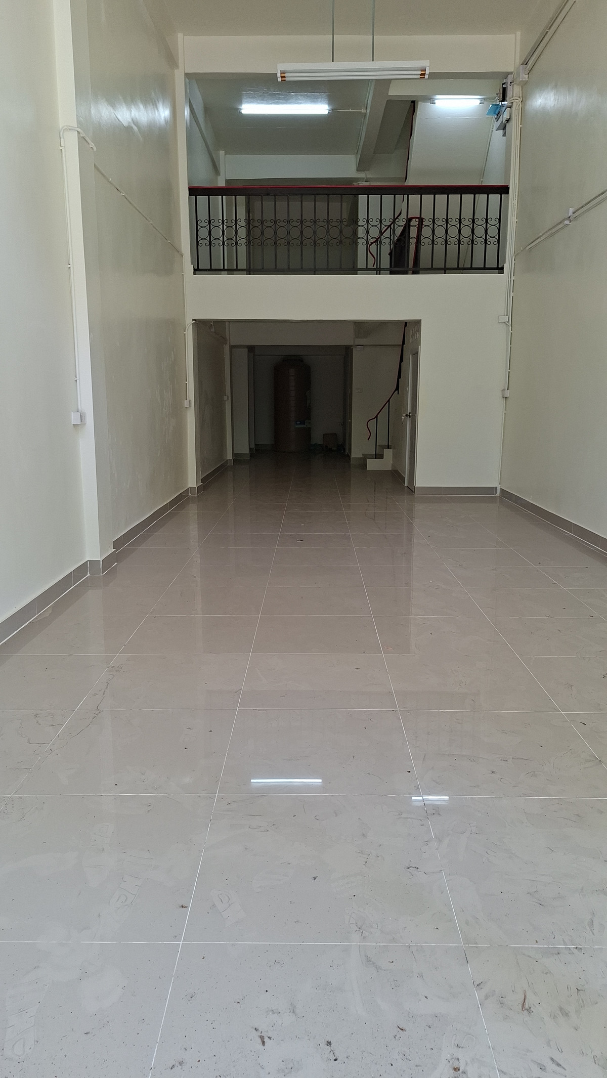 ขาย ตึกเเถว 4 ชั้นครึ่ง  16 ตร.ว.  ทำเลเจริญกรุง  ซ.เจริญกรุง 107