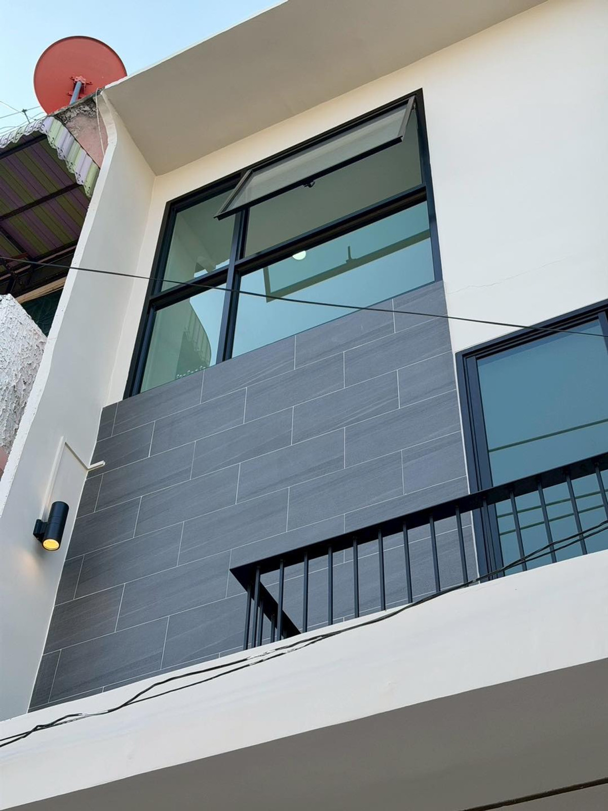 ขาย ตึกเเถว 21.5 ตร.ว. ซอย นนทบุรี 46 (ซอยไทยานนท์)  ทำเลใกล้ สนามบินน้ำ