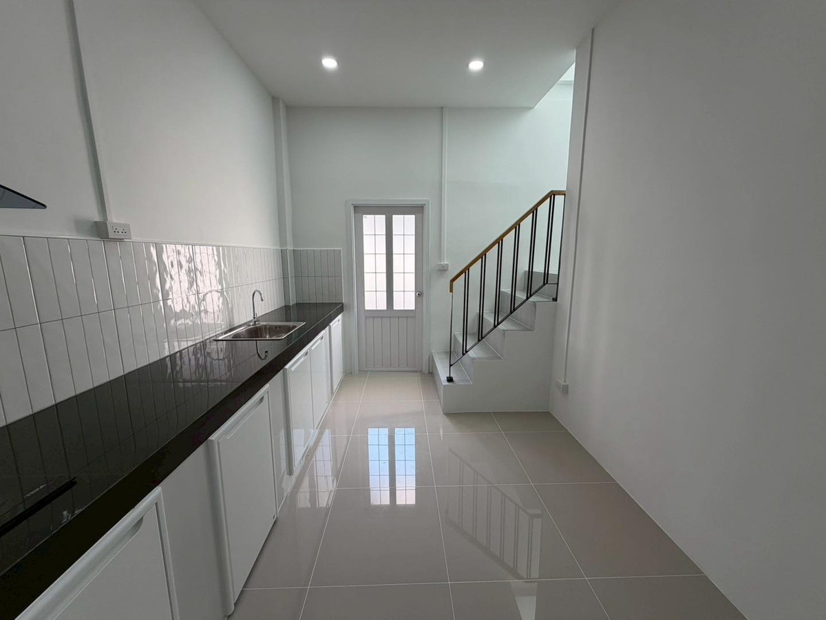 ขาย ตึกเเถว 21.5 ตร.ว. ซอย นนทบุรี 46 (ซอยไทยานนท์)  ทำเลใกล้ สนามบินน้ำ