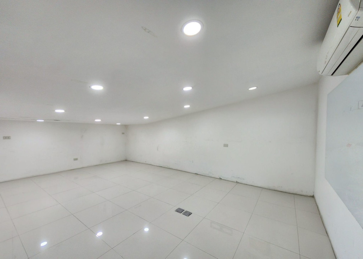 ขาย สำนักงาน 49.2 ตร.ม. ทำเลศักยภาพ คอนโดชีวาทัย อินเตอร์เชนจ์