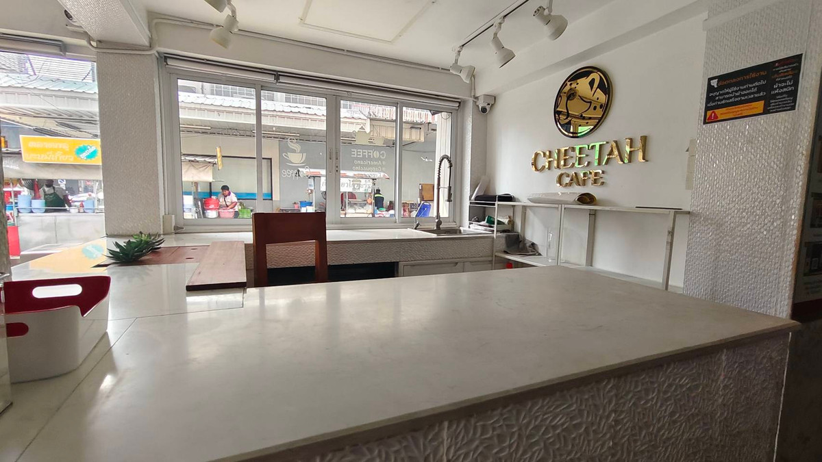 ขาย ตึกเเถว  พร้อมธุรกิจ เครื่องซัก และ หอพัก  ทำเลดี  ซอยประชาอุทิศ 9