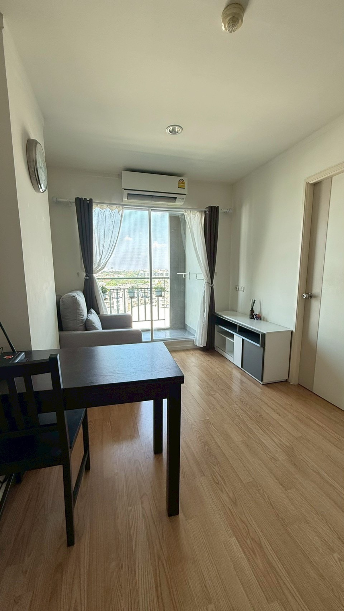 ขาย 1 ห้องนอน 30.3 ตร.ม.  ลุมพินี สุขุมวิท 77 Lumpini Ville Sukhumvit 77