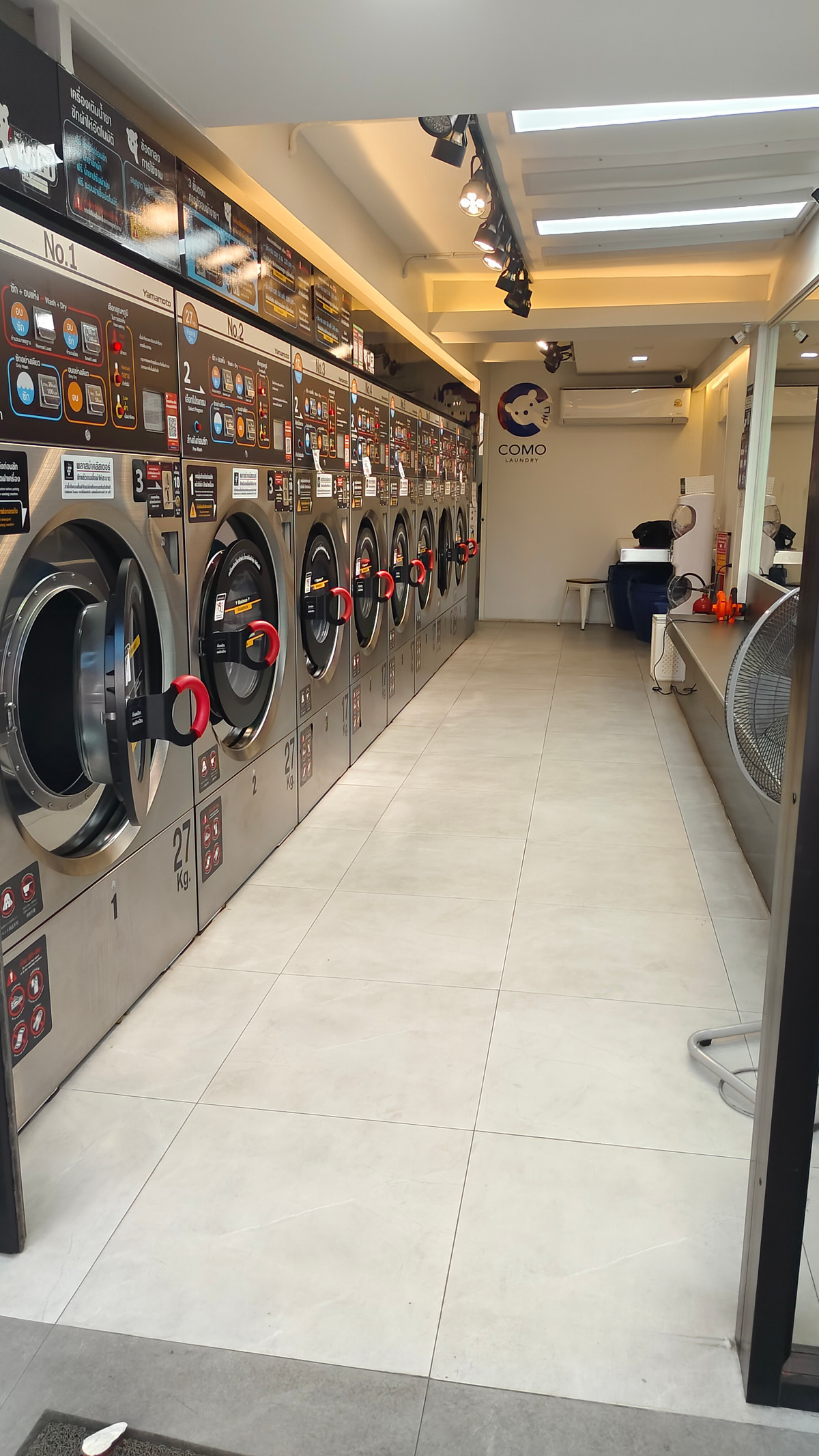 ขาย ตึกแถว พร้อมธุรกิจซักผ้า  ทำเลดี ซอยประชาราษฎร์บำเพ็ญ 5 แยก 6