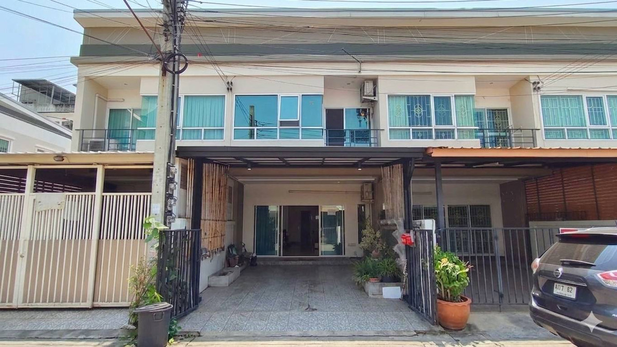 ขาย ทาวน์เฮ้าส์ 21 ตร.ว. ซอย รามอินทรา 8 เเยก 18