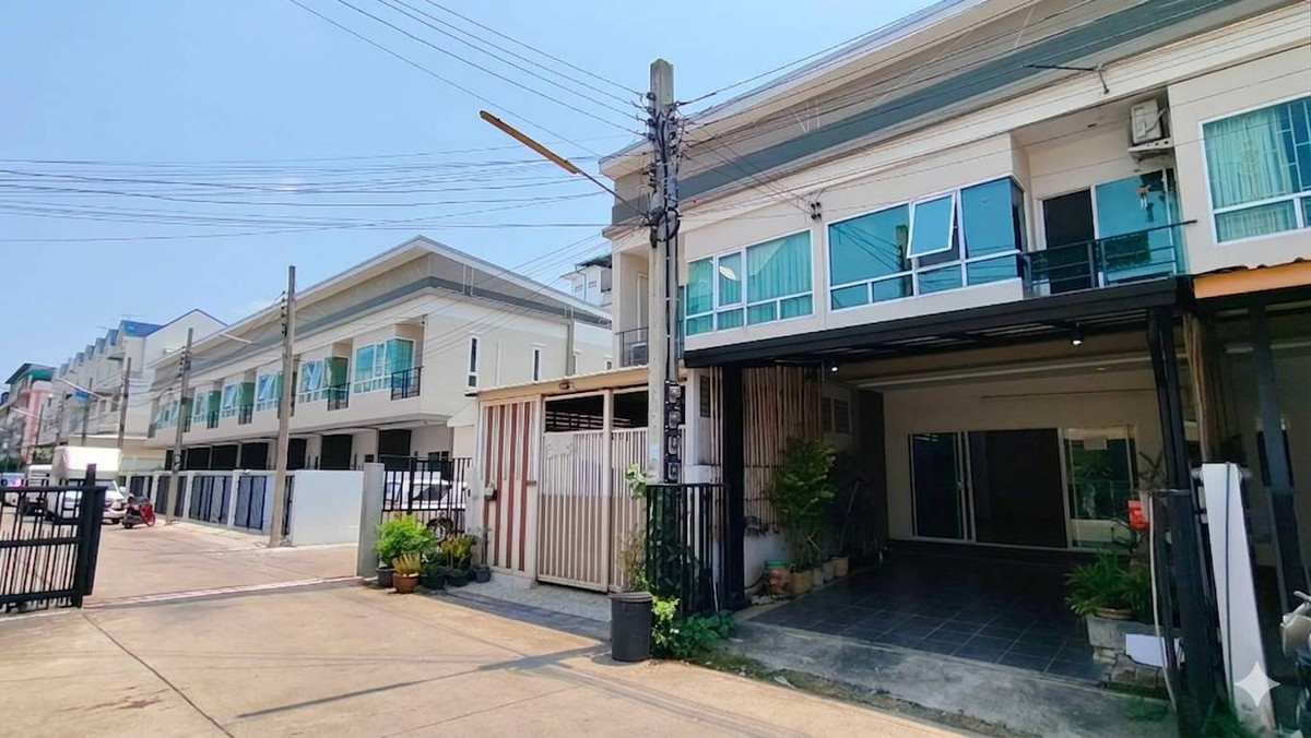 ขาย ทาวน์เฮ้าส์ 21 ตร.ว. ซอย รามอินทรา 8 เเยก 18