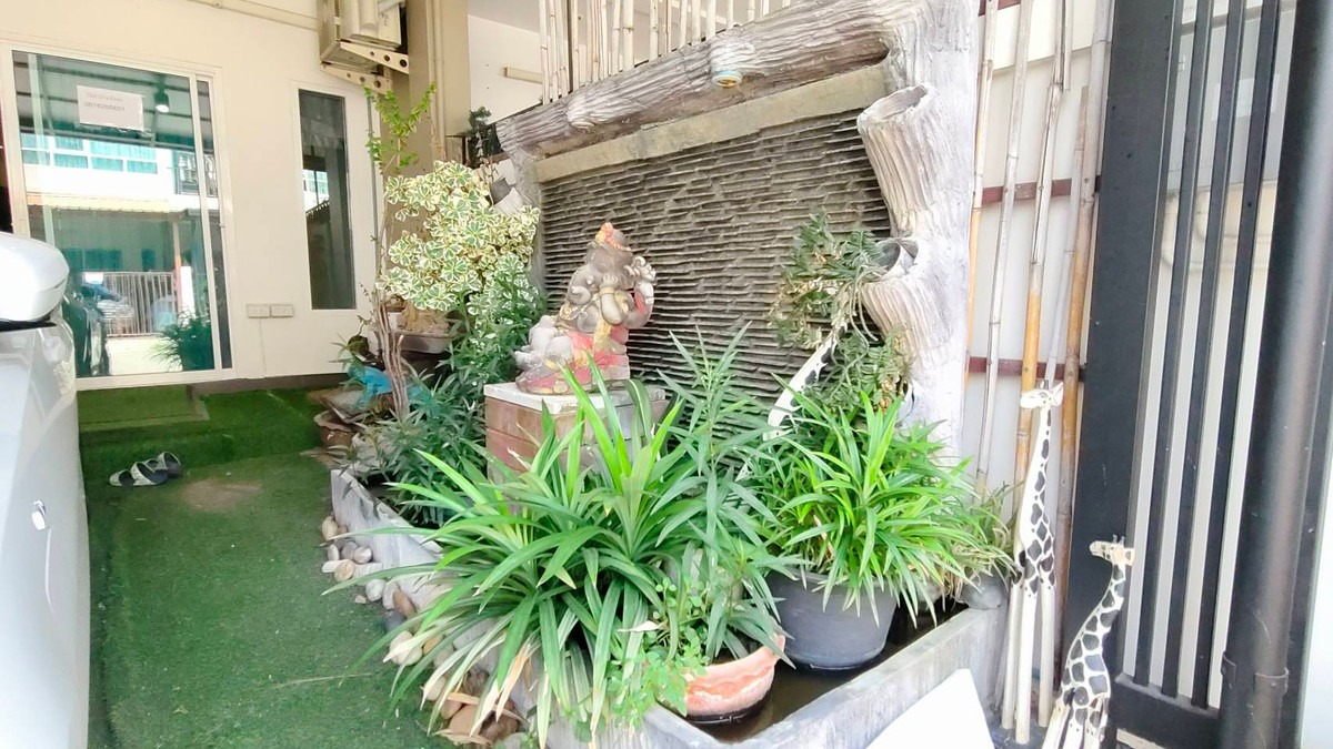 ขาย ทาวน์เฮ้าส์ 21 ตร.ว. ซอย รามอินทรา 8 เเยก 18