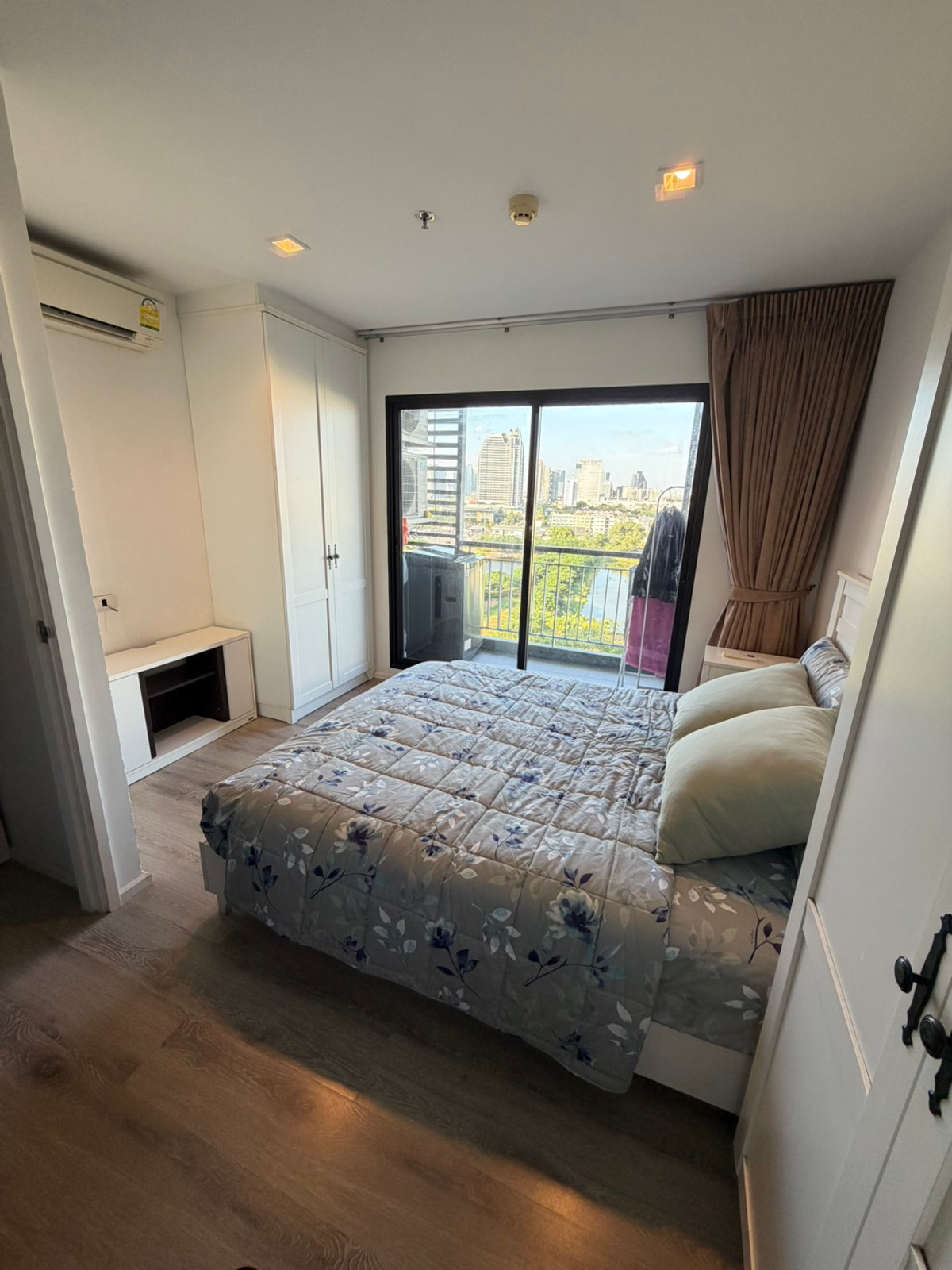 ให้เช่า 1 ห้องนอน 52 ตร.ม. ไนท์บริดจ์​ (ชาร์มมิ่ง​ อาร์ตี้ วินเทจ)​ Knightsbridge (Charming Arty Vintage)