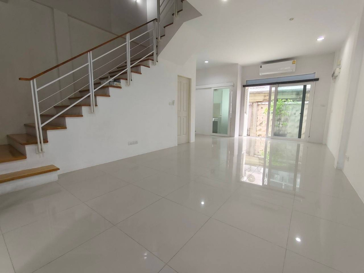 ให้เช่า ทาวน์โฮม 20 ตร.ว. โครงการ Urbanion พระราม 9 - ลาดพร้าว