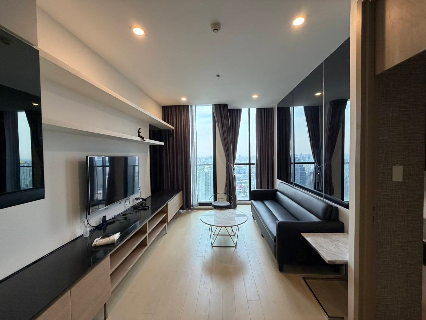 ให้เช่า คอนโดหรูใจกลางเมือง 1 ห้องนอน โนเบิล เพลินจิต Noble Ploenchit