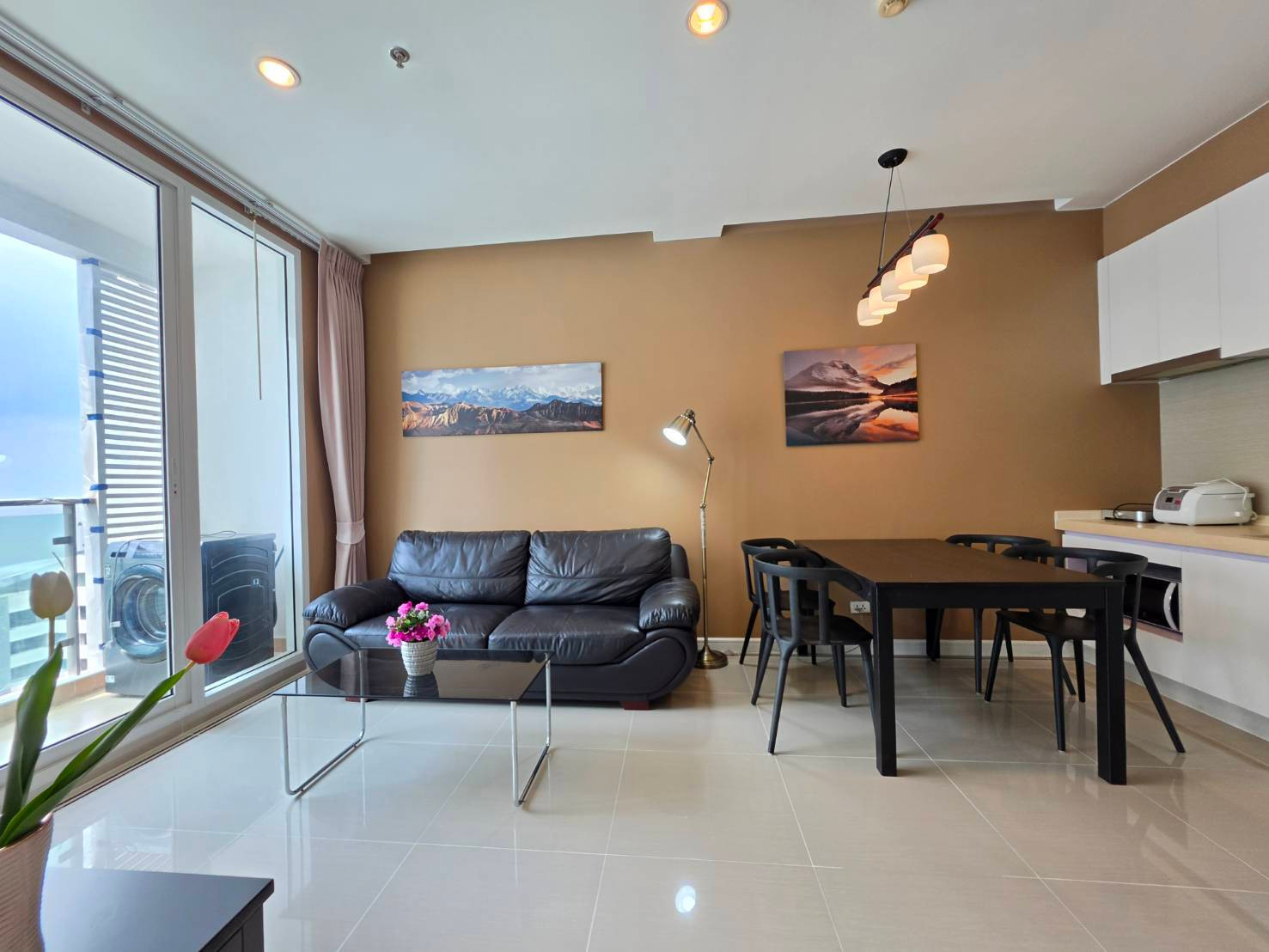 ให้เช่า 1 ห้องนอน ใจกลางเมือง ทีซี กรีน คอนโดมิเนียม  TC Green Condominium