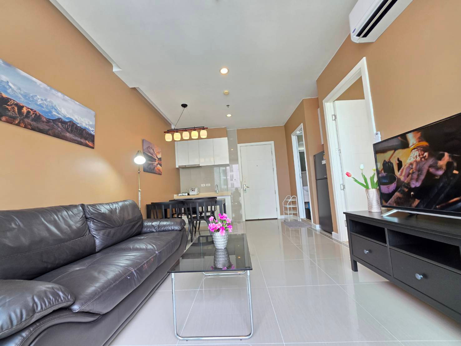 ให้เช่า 1 ห้องนอน ใจกลางเมือง ทีซี กรีน คอนโดมิเนียม  TC Green Condominium