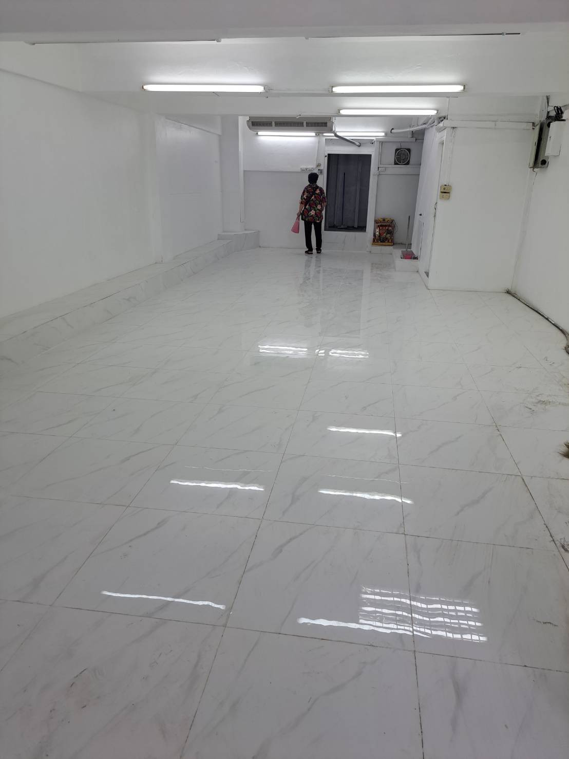 ขาย ตึกแถว 5 ชั้น ทำเลดี ใจกลางเมือง  ซอยเพชรบุรี 31