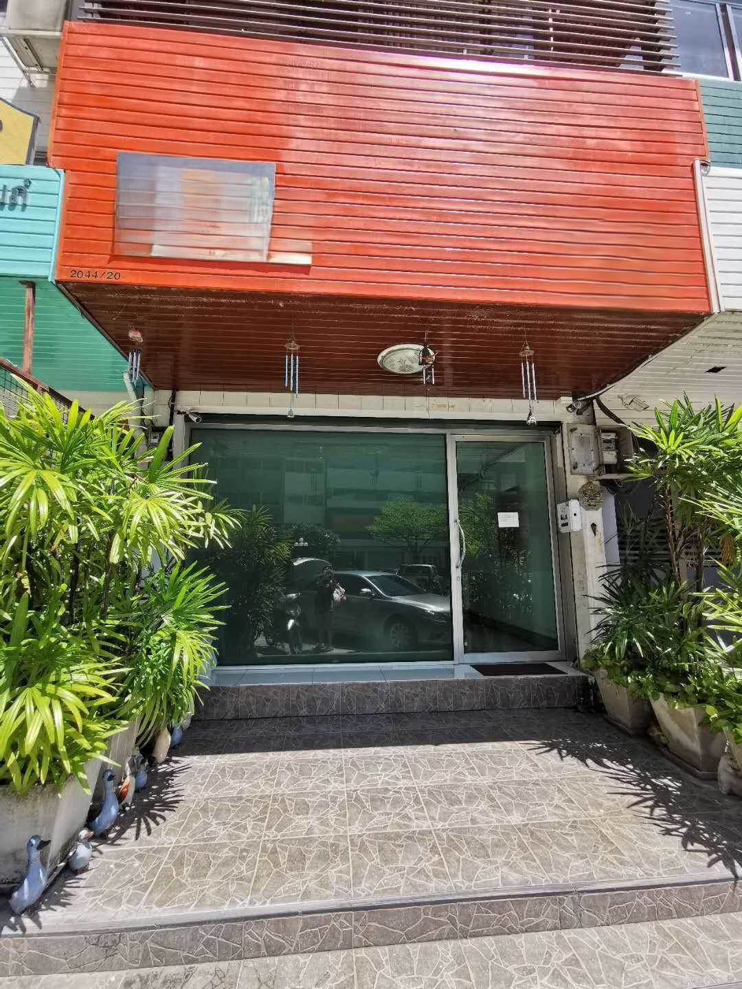 ขาย อาคารพาณิชย์ 6 ชั้น  ตกแต่งพร้อมใช้งาน บนถนนเพชรบุรีตัดใหม่ ทำเลศักยภาพ