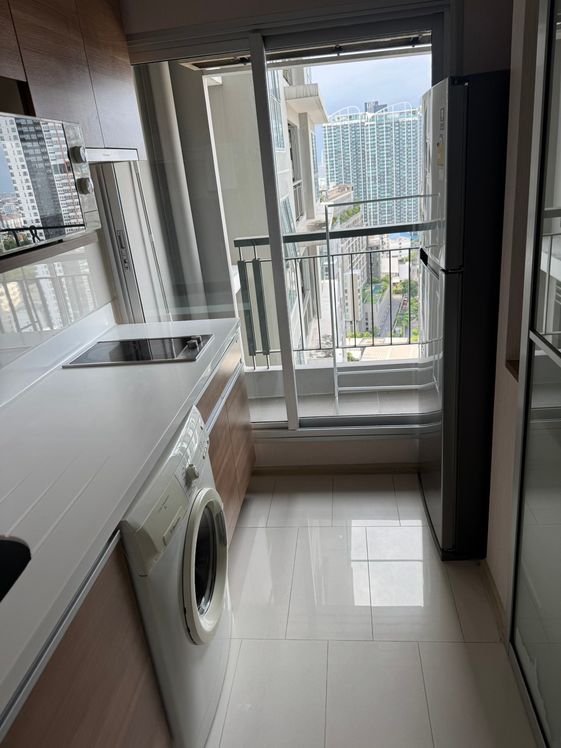 ให้เช่า  1 ห้องนอน ริทึ่ม สาทร – นราธิวาส  Rhythm Sathorn - Narathiwas