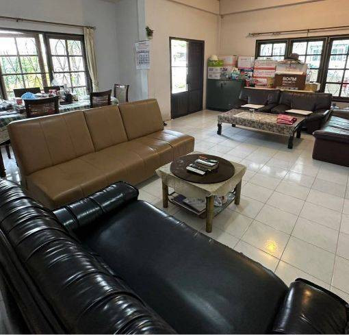 ขาย บ้านเดี่ยว พื้นที่ 68 ตร.ว. บ้านขนาดใหญ่ หมู่บ้านรุ่งเจริญ ซ.วชิรธรรมสาธิต 21