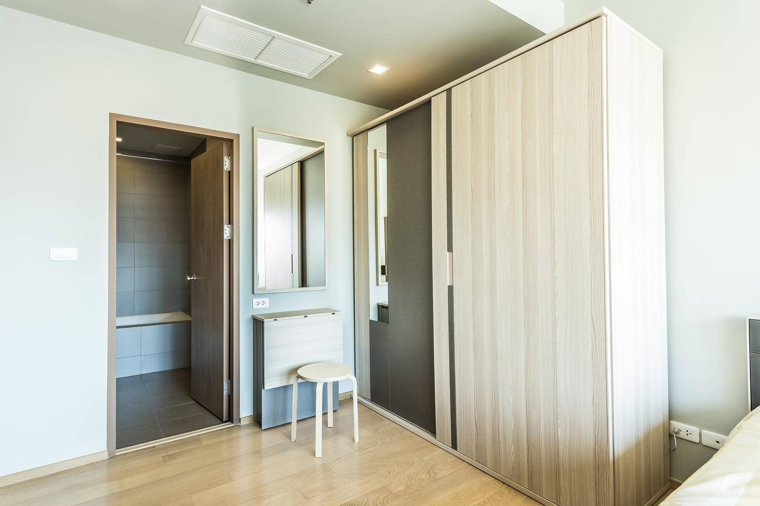 ให้เช่า 1 ห้องนอน 47.11 ตร.ม.  โนเบิล รีเวนต์ Noble Revent พญาไท
