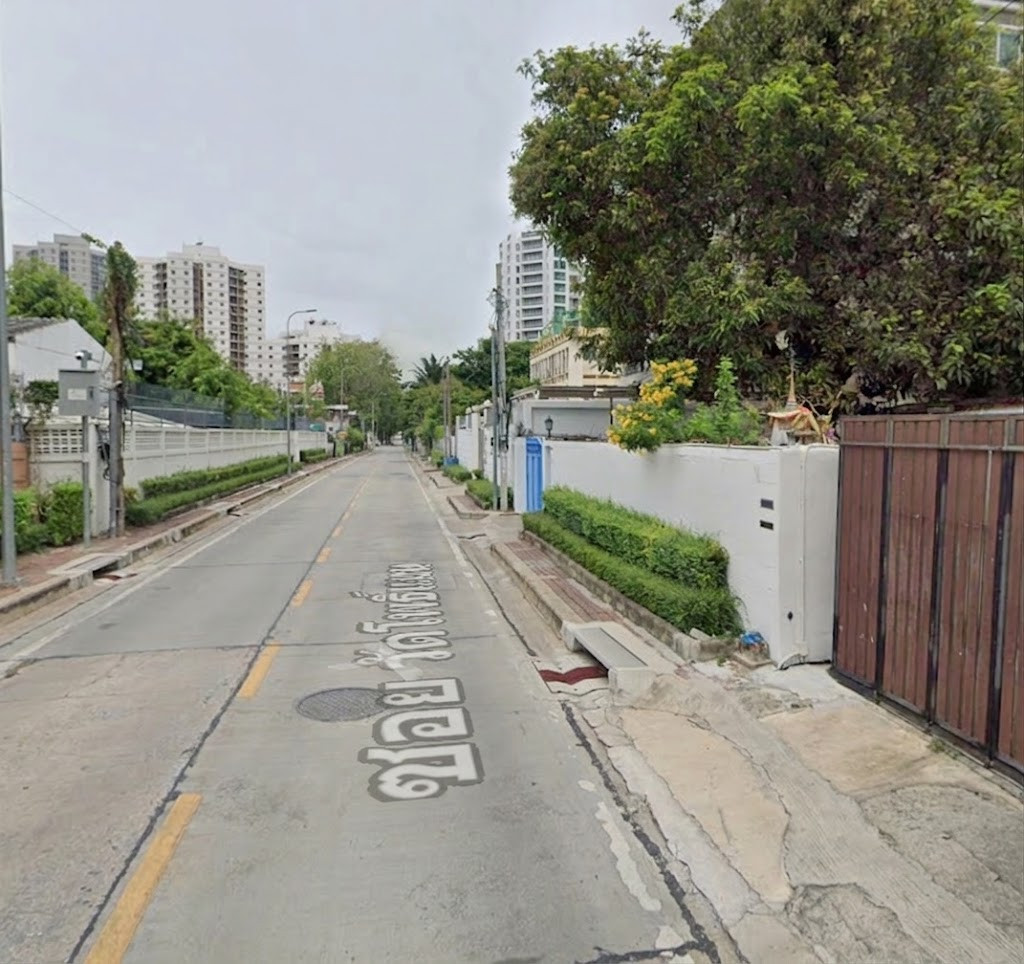 ขาย ที่ดินเปล่า  3 งาน 10.8 ตร.ว. ทำเลดี ซอยนราธิวาส 24 ใกล้สาทร