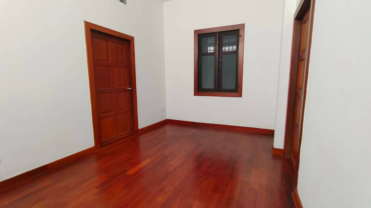 ขาย บ้านเดี่ยว ขนาดใหญ่ 69 ตร.ว.บางนา–ลาซาล  บ้านสวย พร้อมเข้าอยู่