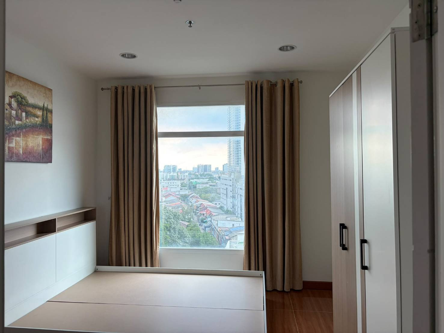 ให้เช่า 1 ห้องนอน ขนาดใหญ่ 77 ตร.ม.  ไอวี เรสซิเดนซ์ ปิ่นเกล้า IVY Residences Pinklao